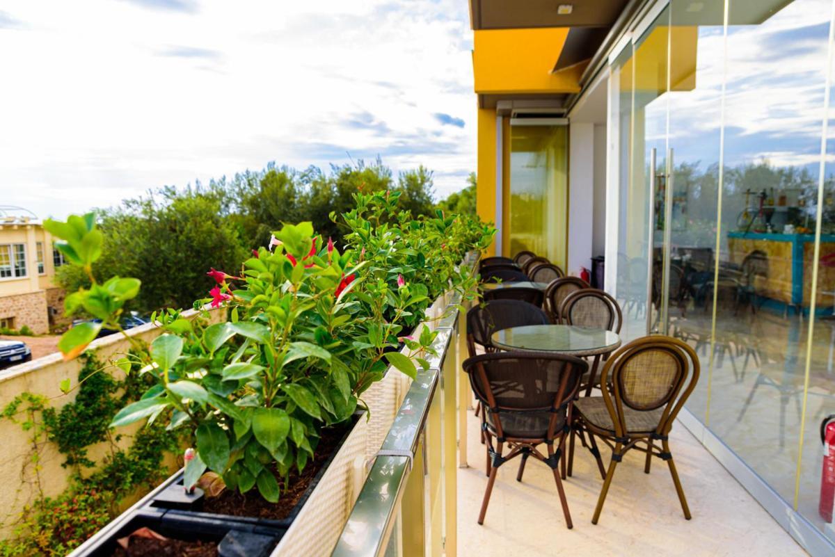 Hotel Orange Dhërmi 외부 사진