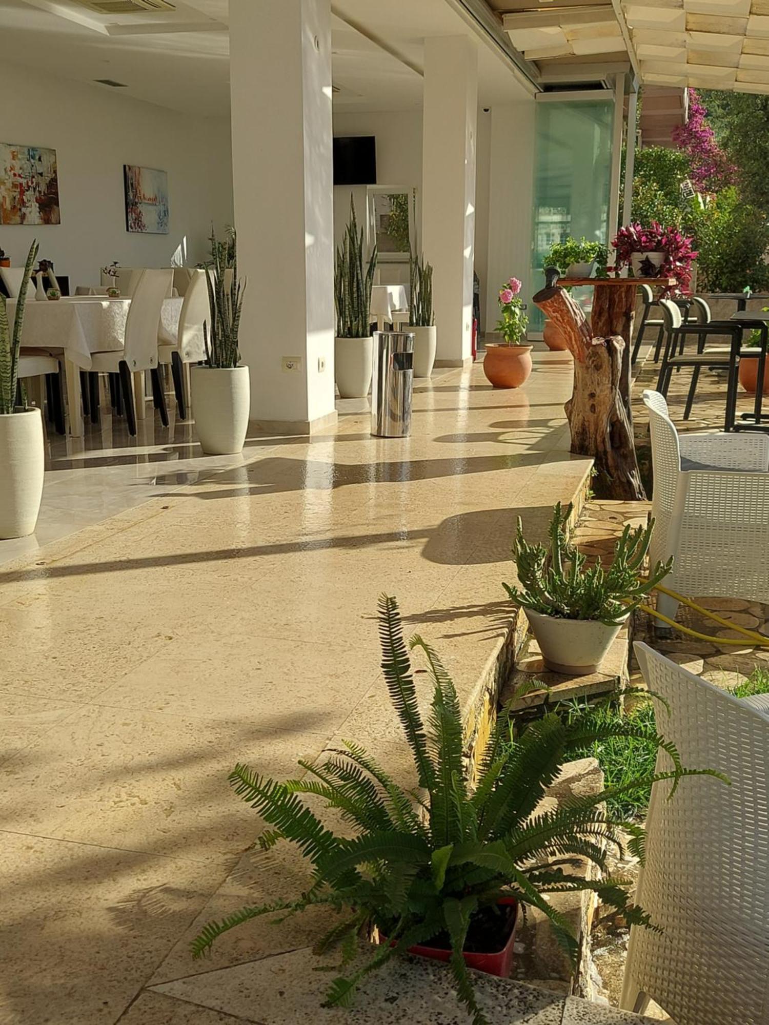 Hotel Orange Dhërmi 외부 사진